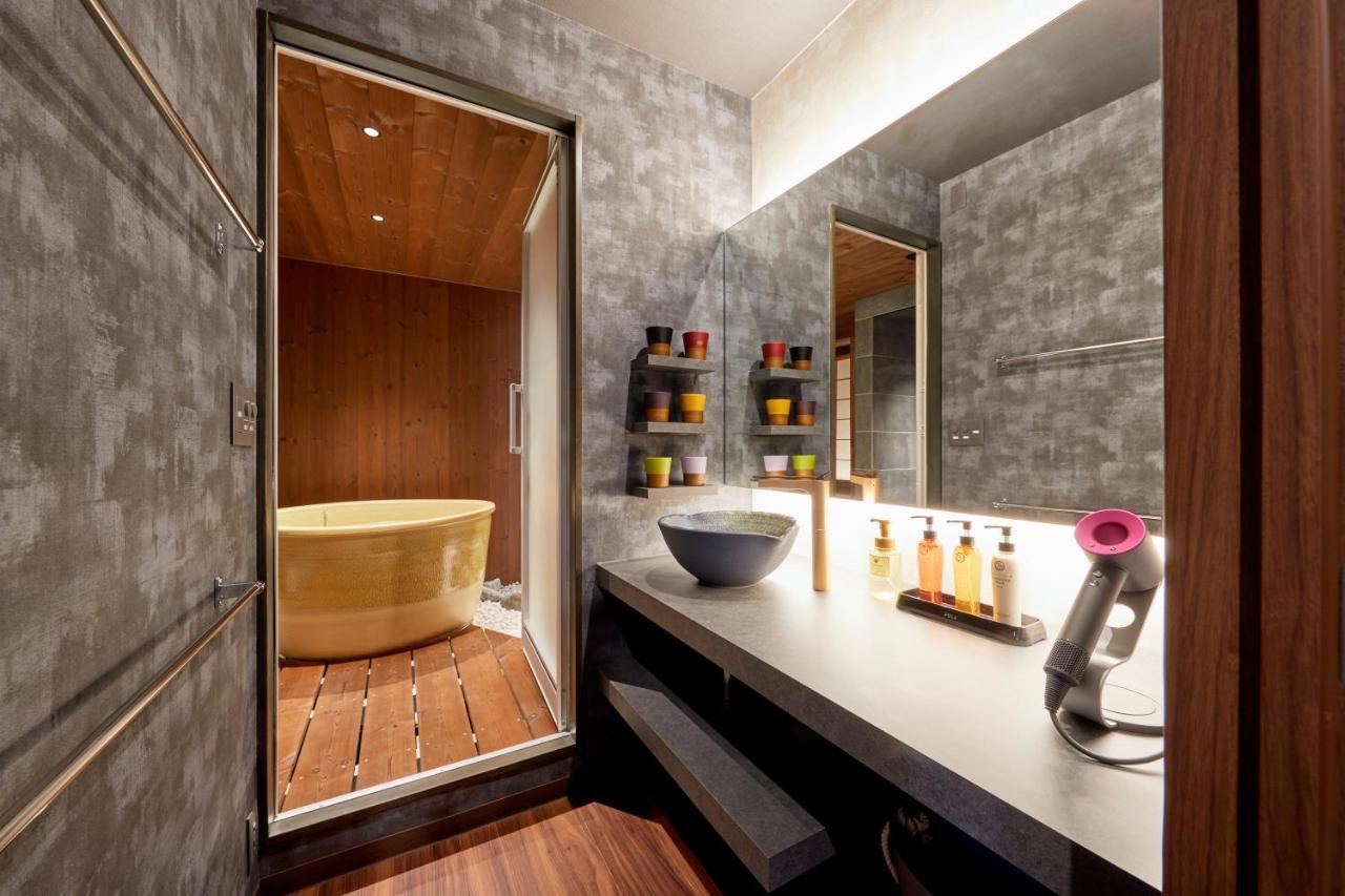 古今 天下茶屋 With A Private Parking Lot And A Half Open-Air Bath And Direct To Kix Vila Osaca Exterior foto