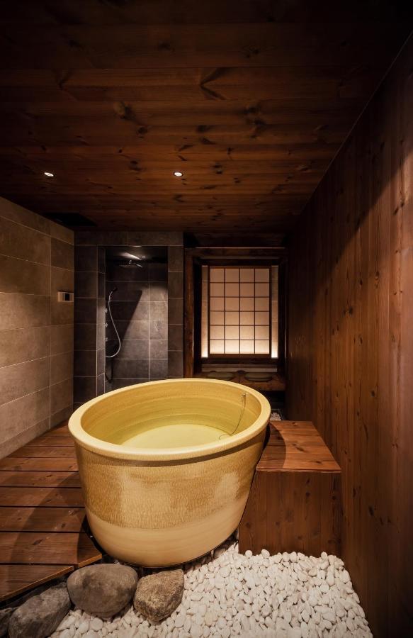 古今 天下茶屋 With A Private Parking Lot And A Half Open-Air Bath And Direct To Kix Vila Osaca Exterior foto