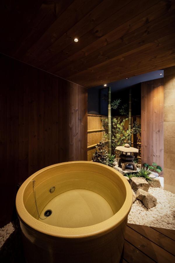 古今 天下茶屋 With A Private Parking Lot And A Half Open-Air Bath And Direct To Kix Vila Osaca Exterior foto
